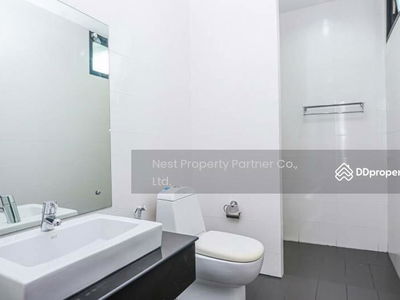 Office/Townhome, Bangkok, Thailand Office/Townhome, Bangkok, Thailand