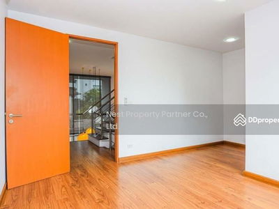 Office/Townhome, Bangkok, Thailand Office/Townhome, Bangkok, Thailand