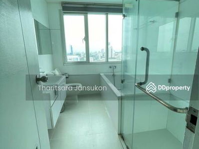 Thru Thonglor, Bangkok, Thailand Thru Thonglor, Bangkok, Thailand