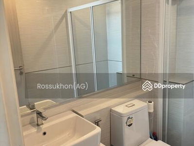 The Metropolis Samrong Interchange, Samut Prakan, Thailand The Metropolis Samrong Interchange, Samut Prakan, Thailand