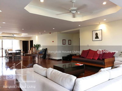 Charan Mansion, Bangkok, Thailand Charan Mansion, Bangkok, Thailand