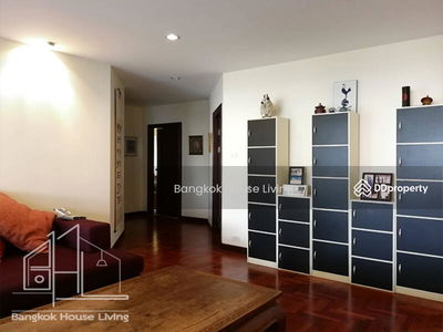 Charan Mansion, Bangkok, Thailand Charan Mansion, Bangkok, Thailand