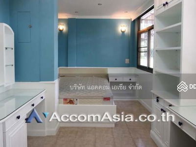 Home Office | 7 Bedrooms Townhouse For Rent in Sathorn, Bangkok near BTS Surasak 1520623, Bangkok, Thailand Home Office | 7 Bedrooms Townhouse For Rent in Sathorn, Bangkok near BTS Surasak 1520623, Bangkok, Thailand