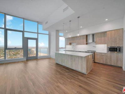 Shoreline Gateway Penthouse Collection, United States  Shoreline Gateway Penthouse Collection, United States