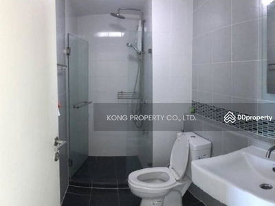 Dbura Prannok, Bangkok, Thailand Dbura Prannok, Bangkok, Thailand