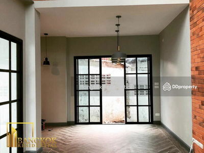 5 Bed House in Sukhumvit 36, Thonglor, Bangkok, Thailand 5 Bed House in Sukhumvit 36, Thonglor, Bangkok, Thailand