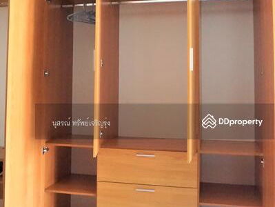 Champs Elysees Avenue, Nonthaburi, Thailand Champs Elysees Avenue, Nonthaburi, Thailand