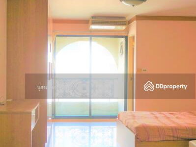 Champs Elysees Avenue, Nonthaburi, Thailand Champs Elysees Avenue, Nonthaburi, Thailand