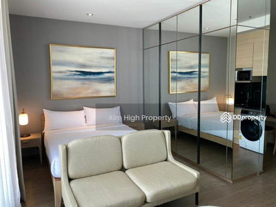 Park Origin Phrom Phong, Bangkok, Thailand Park Origin Phrom Phong, Bangkok, Thailand