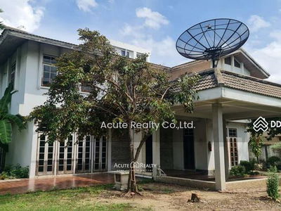 House Soi Aree, Bangkok, Thailand House Soi Aree, Bangkok, Thailand