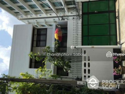 3-Bedroom Townhouse, Bangkok, Thailand 3-Bedroom Townhouse, Bangkok, Thailand