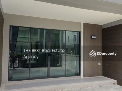 Town Avenue Merge Rattanatibet, Nonthaburi, Thailand Town Avenue Merge Rattanatibet, Nonthaburi, Thailand