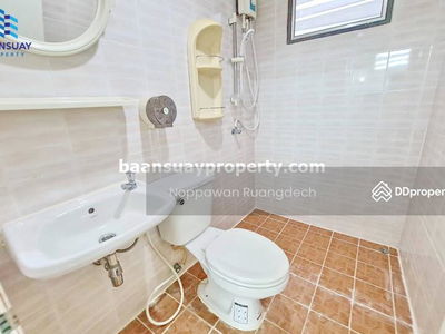 For rent, 2-story detached house, Rama 9 Road, near The Nine Mall, Bangkok., Thailand For rent, 2-story detached house, Rama 9 Road, near The Nine Mall, Bangkok., Thailand