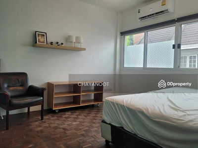 810 Soi Thararom 2, Khlong Tan Nuea Subdistrict, Watthana District, Bangkok, Bangkok, Thailand 810 Soi Thararom 2, Khlong Tan Nuea Subdistrict, Watthana District, Bangkok, Bangkok, Thailand