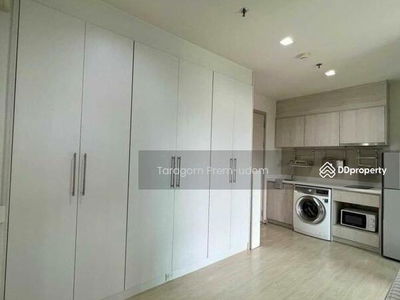 Life Sukhumvit 48, Bangkok, Thailand Life Sukhumvit 48, Bangkok, Thailand