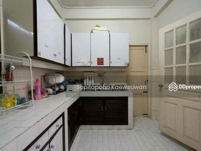 10110, Bangkok, Thailand 10110, Bangkok, Thailand