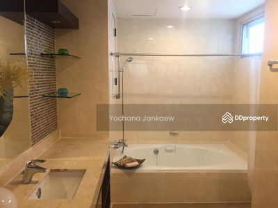 Hawaii Tower, Bangkok, Thailand Hawaii Tower, Bangkok, Thailand