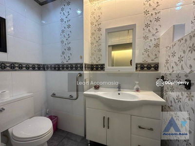 Home Office, Pet friendly | 4 Bedrooms Townhouse for Rent in Sukhumvit, Bangkok near BTS Ekkamai, Bangkok, Thailand Home Office, Pet friendly | 4 Bedrooms Townhouse for Rent in Sukhumvit, Bangkok near BTS Ekkamai, Bangkok, Thailand