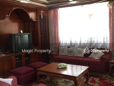 Single house for rent, Soi Sukhumvit 26, Bangkok., Thailand Single house for rent, Soi Sukhumvit 26, Bangkok., Thailand