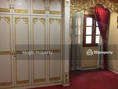 Single house for rent, Soi Sukhumvit 26, Bangkok., Thailand Single house for rent, Soi Sukhumvit 26, Bangkok., Thailand