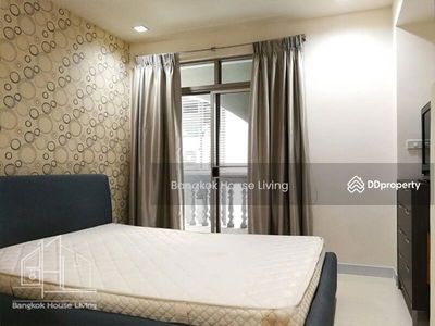 Royal Castle Sukhumvit, Bangkok, Thailand Royal Castle Sukhumvit, Bangkok, Thailand