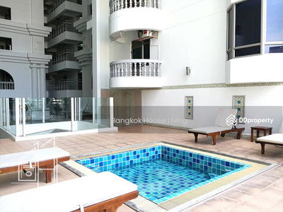 Royal Castle Sukhumvit, Bangkok, Thailand Royal Castle Sukhumvit, Bangkok, Thailand