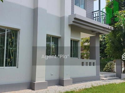 Atoll Maldives Beach Srinakarin-Wongwaen, Samut Prakan, Thailand Atoll Maldives Beach Srinakarin-Wongwaen, Samut Prakan, Thailand