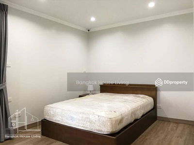 Fifty Fifth Tower, Bangkok, Thailand Fifty Fifth Tower, Bangkok, Thailand