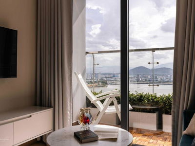 The Monarchy, Vietnam  The Monarchy, Vietnam