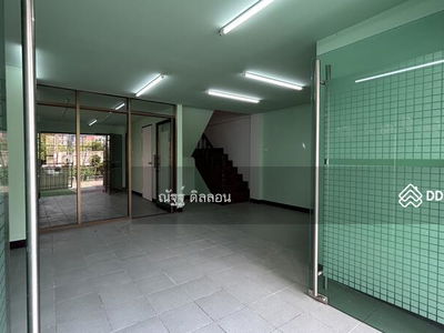 Maneeya Ville, Bangkok, Thailand Maneeya Ville, Bangkok, Thailand