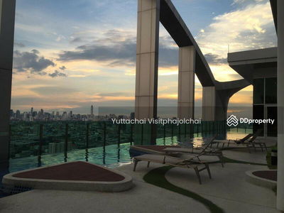 Life Ratchadapisek, Bangkok, Thailand Life Ratchadapisek, Bangkok, Thailand