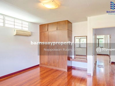 For rent, 2-story detached house, Sukhumvit Road 71, near BTS Phra Khanong, Bangkok., Thailand For rent, 2-story detached house, Sukhumvit Road 71, near BTS Phra Khanong, Bangkok., Thailand