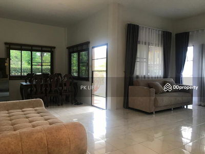 Gehäuse In Ban Ratsada, Thailand Gehäuse In Ban Ratsada, Thailand