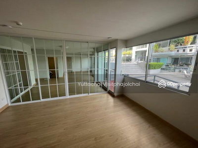 Garden Place, Bangkok, Thailand Garden Place, Bangkok, Thailand