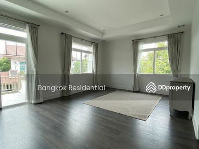 House in Compound, Samut Prakan, Thailand House in Compound, Samut Prakan, Thailand