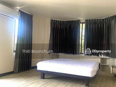 Townhouse, 4 Bed, Huai Khwang, Near KIS International School, Bangkok, Thailand Townhouse, 4 Bed, Huai Khwang, Near KIS International School, Bangkok, Thailand