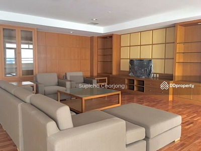 Krungthep Thani Tower, Bangkok, Thailand Krungthep Thani Tower, Bangkok, Thailand