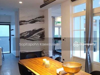 10110, Bangkok, Thailand 10110, Bangkok, Thailand