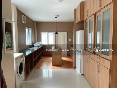 Country Home Lake & Park Assumption - Sriracha, Chon Buri, Thailand Country Home Lake & Park Assumption - Sriracha, Chon Buri, Thailand