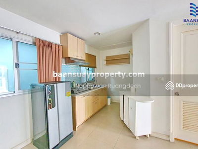 Chaloem Phrakiat Rama 9 Road, near Paradise Park, Bangkok, Thailand Chaloem Phrakiat Rama 9 Road, near Paradise Park, Bangkok, Thailand