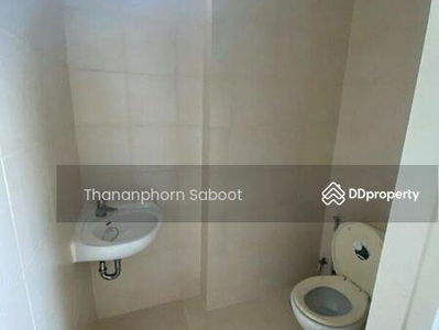 Large 3-Bedroom Apt., Bangkok, Thailand Large 3-Bedroom Apt., Bangkok, Thailand