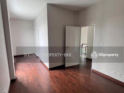 The City Ekkamai-Ladprao, Bangkok, Thailand The City Ekkamai-Ladprao, Bangkok, Thailand