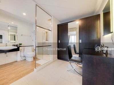 THE SURAWONG BY CHEWATHAI HUP SOON, Bangkok, Thailand THE SURAWONG BY CHEWATHAI HUP SOON, Bangkok, Thailand