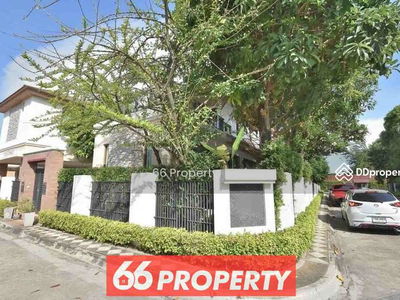 Narasiri Phatthanakan-Srinakarin, Bangkok, Thailand Narasiri Phatthanakan-Srinakarin, Bangkok, Thailand