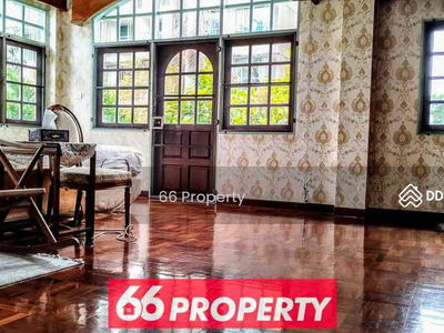 4 Bed House, Bangkok, Thailand 4 Bed House, Bangkok, Thailand