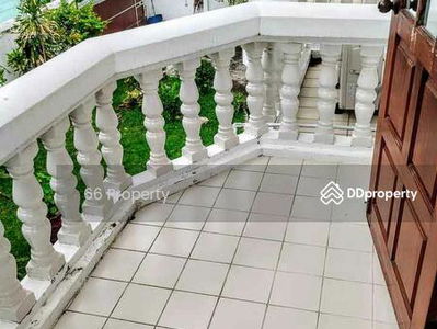 4 Bed House, Bangkok, Thailand 4 Bed House, Bangkok, Thailand