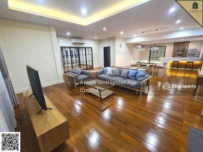 Single house, Sukhumvit 44, Bangkok, Thailand Single house, Sukhumvit 44, Bangkok, Thailand