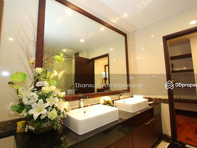 Piyathip Place, Bangkok, Thailand Piyathip Place, Bangkok, Thailand