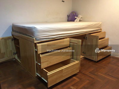 Green Point Silom, Bangkok, Thailand Green Point Silom, Bangkok, Thailand