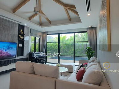 Spacious villa with private pool and large garden, Phuket, Thailand Spacious villa with private pool and large garden, Phuket, Thailand